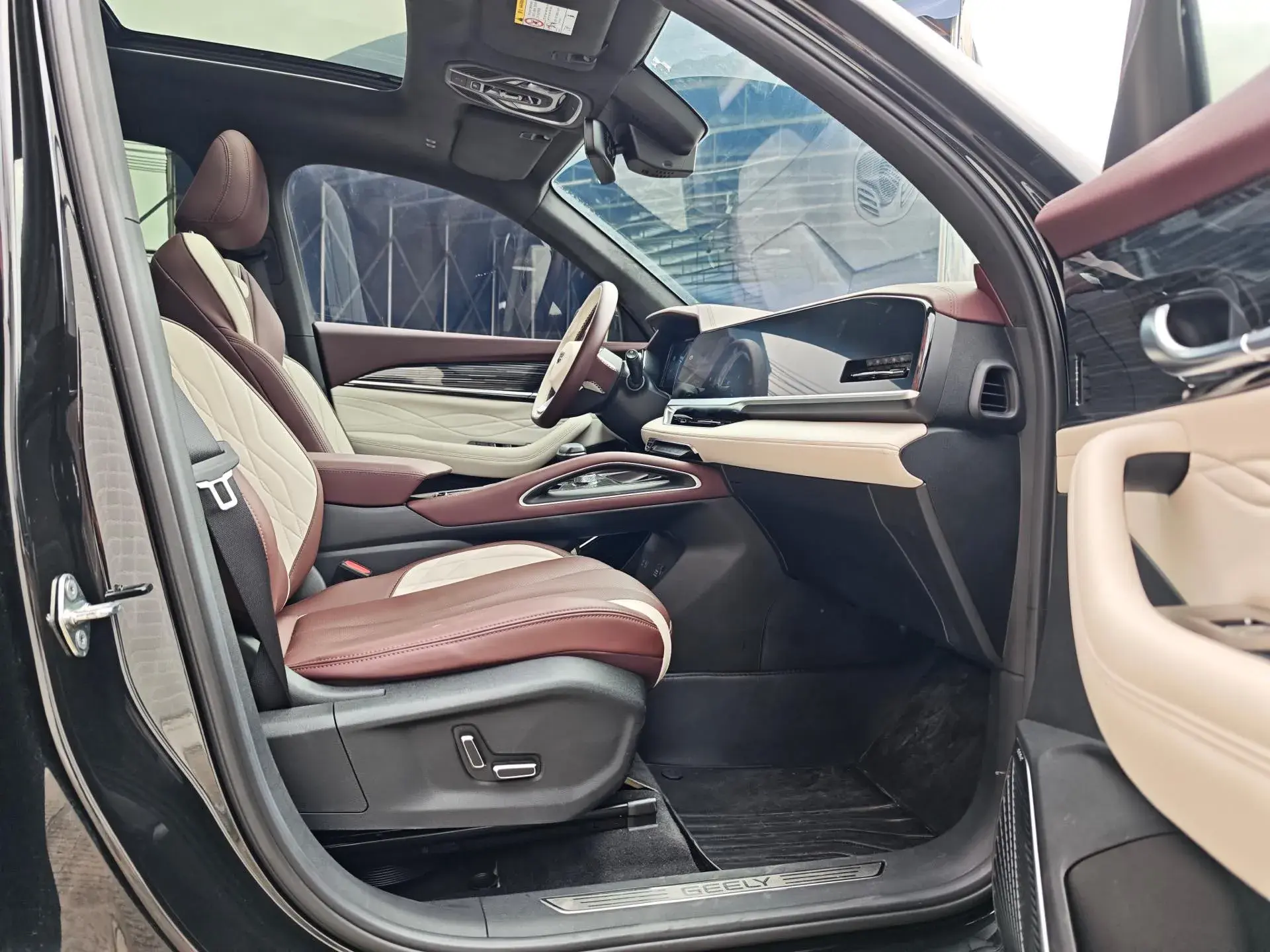 2021 GEELY MONJARO thumbnail 4