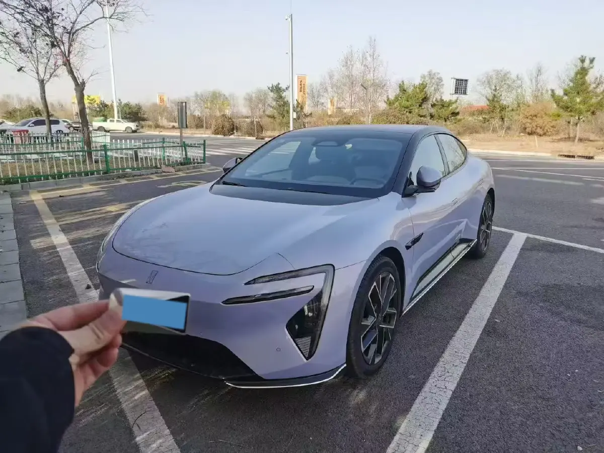 2025 Avatr 06 REEV 156HP REEV