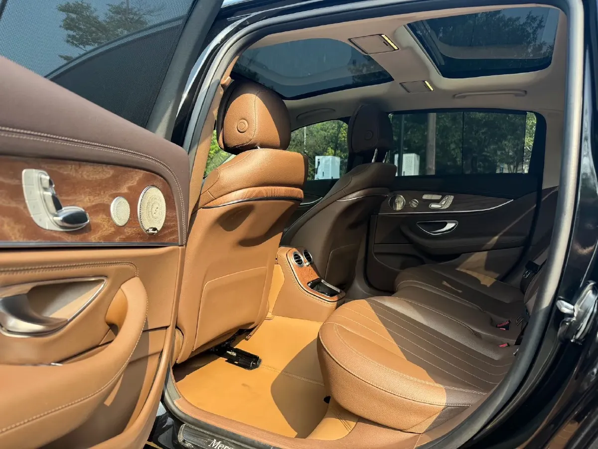 2022 Mercedes-Benz E Class 2.0T 258HP L4 9AT,autocango,china used car exporter,china ev exporter,chinese used car exporter,chinese used ev exporter