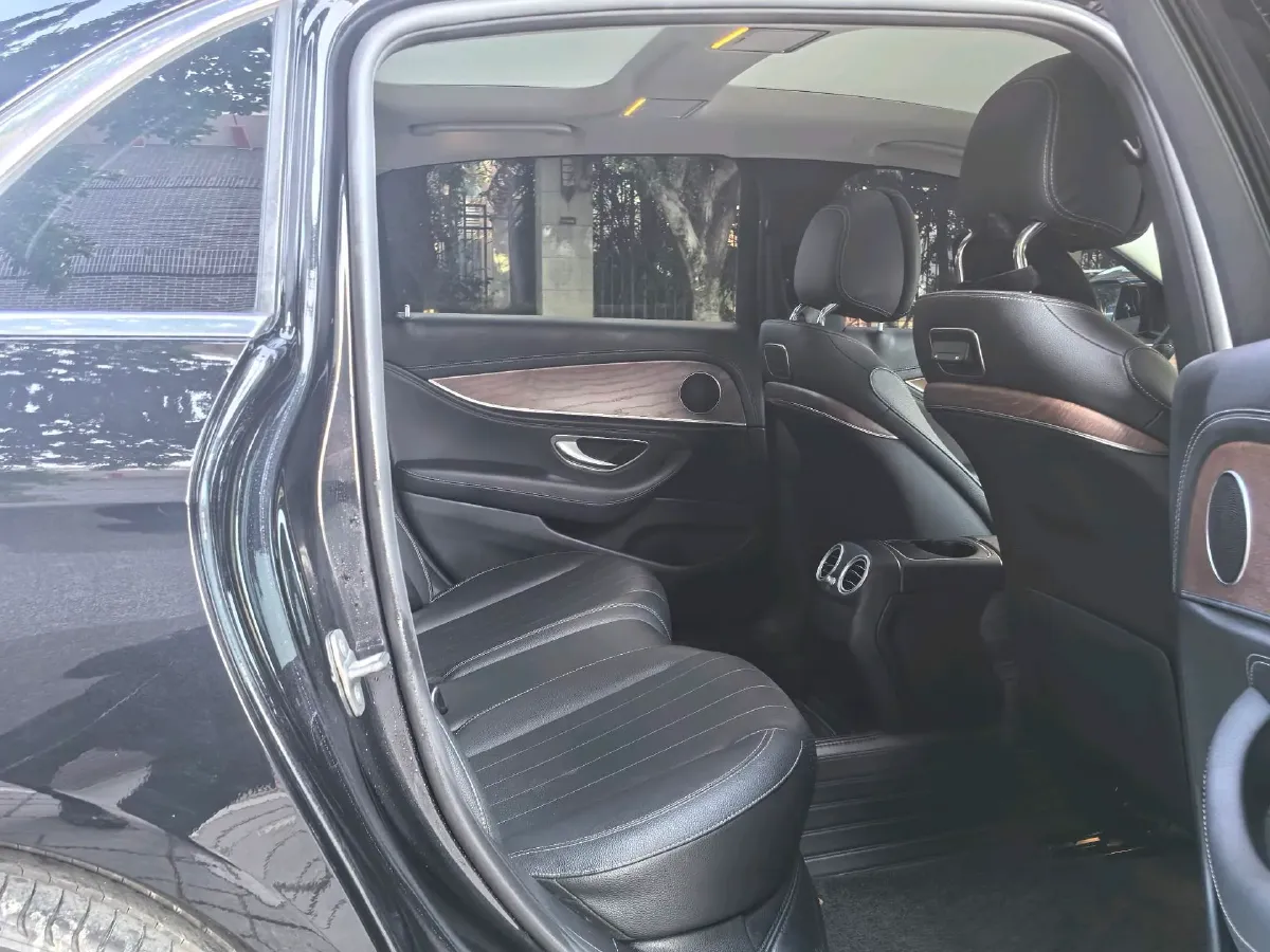 2020 Mercedes-Benz E Class 2.0T 258HP L4 9AT,autocango,china used car exporter,china ev exporter,chinese used car exporter,chinese used ev exporter