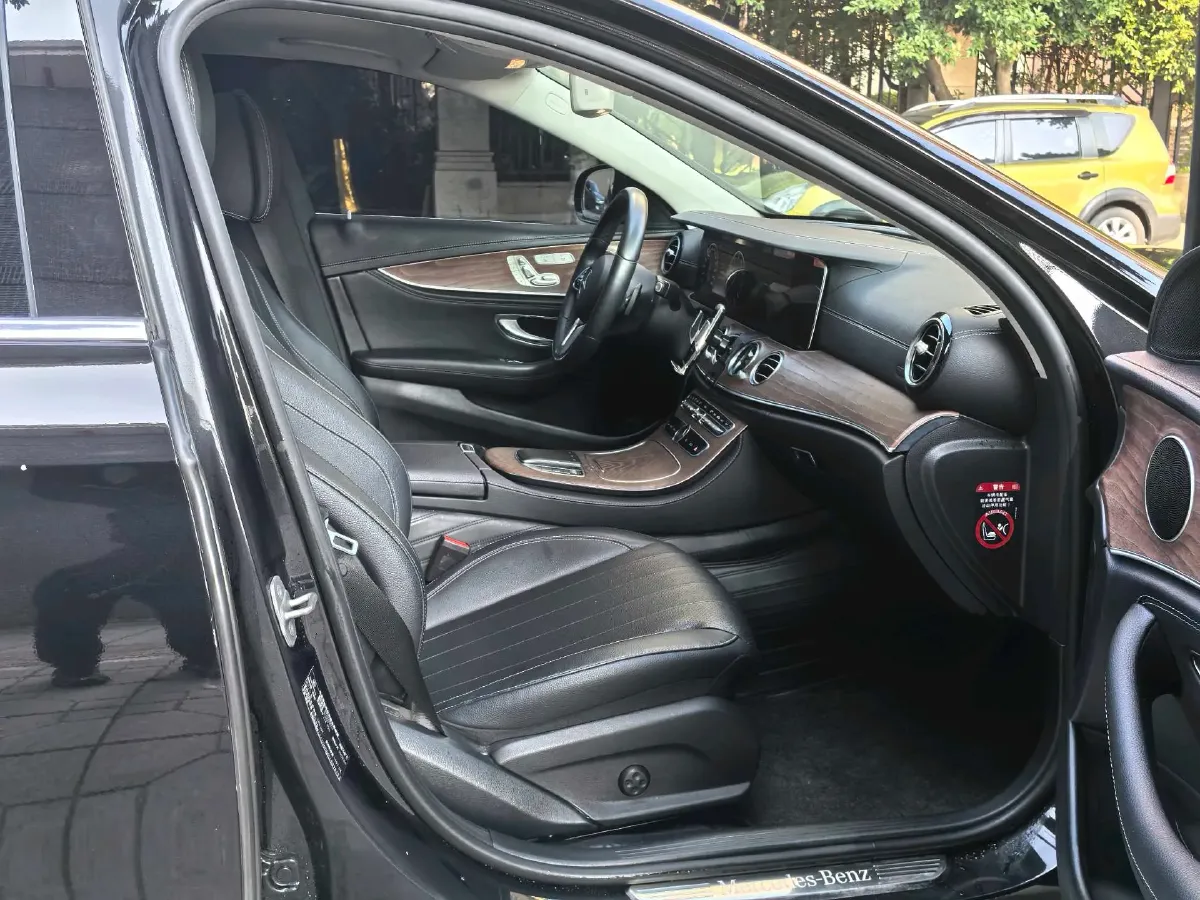2020 Mercedes-Benz E Class 2.0T 258HP L4 9AT,autocango,china used car exporter,china ev exporter,chinese used car exporter,chinese used ev exporter