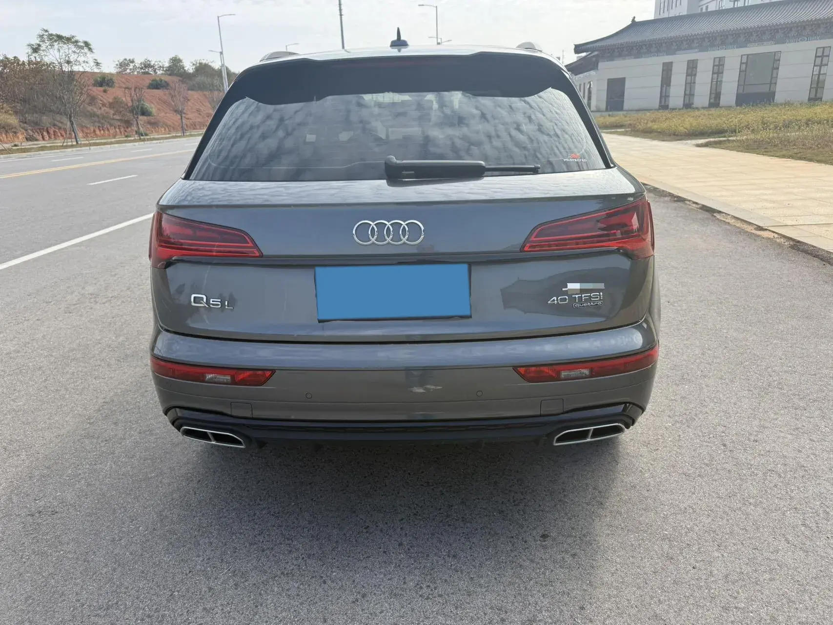 2023 AUDI Q5L thumbnail 4