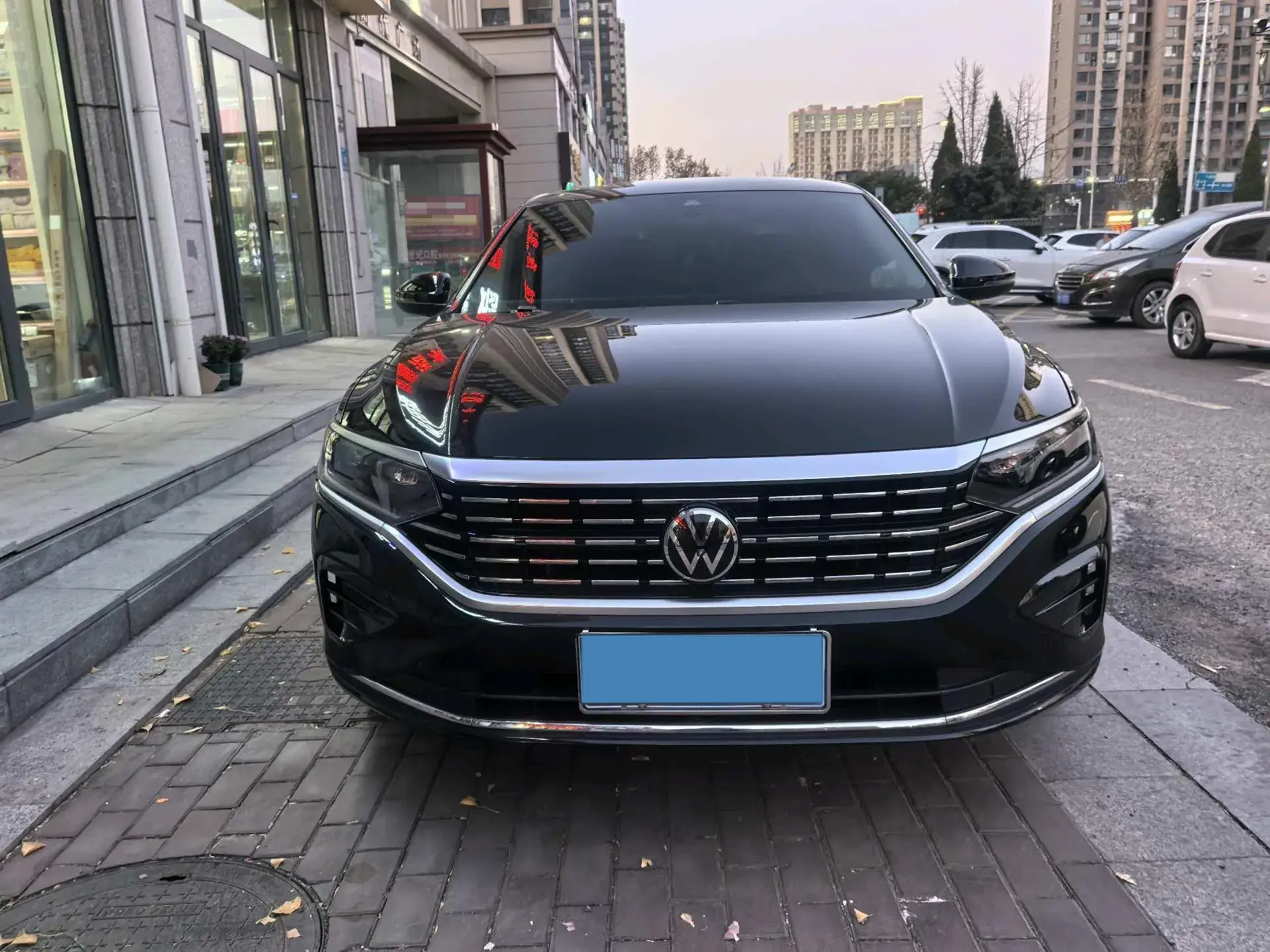 2022 VOLKSWAGEN PASSAT thumbnail 3