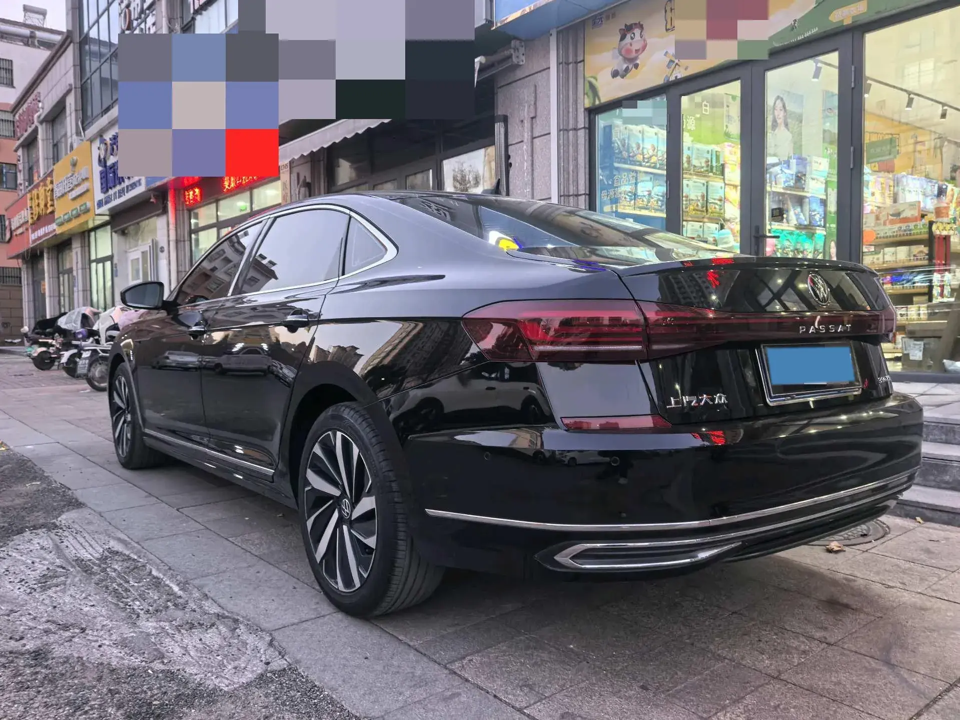 2022 VOLKSWAGEN PASSAT thumbnail 4