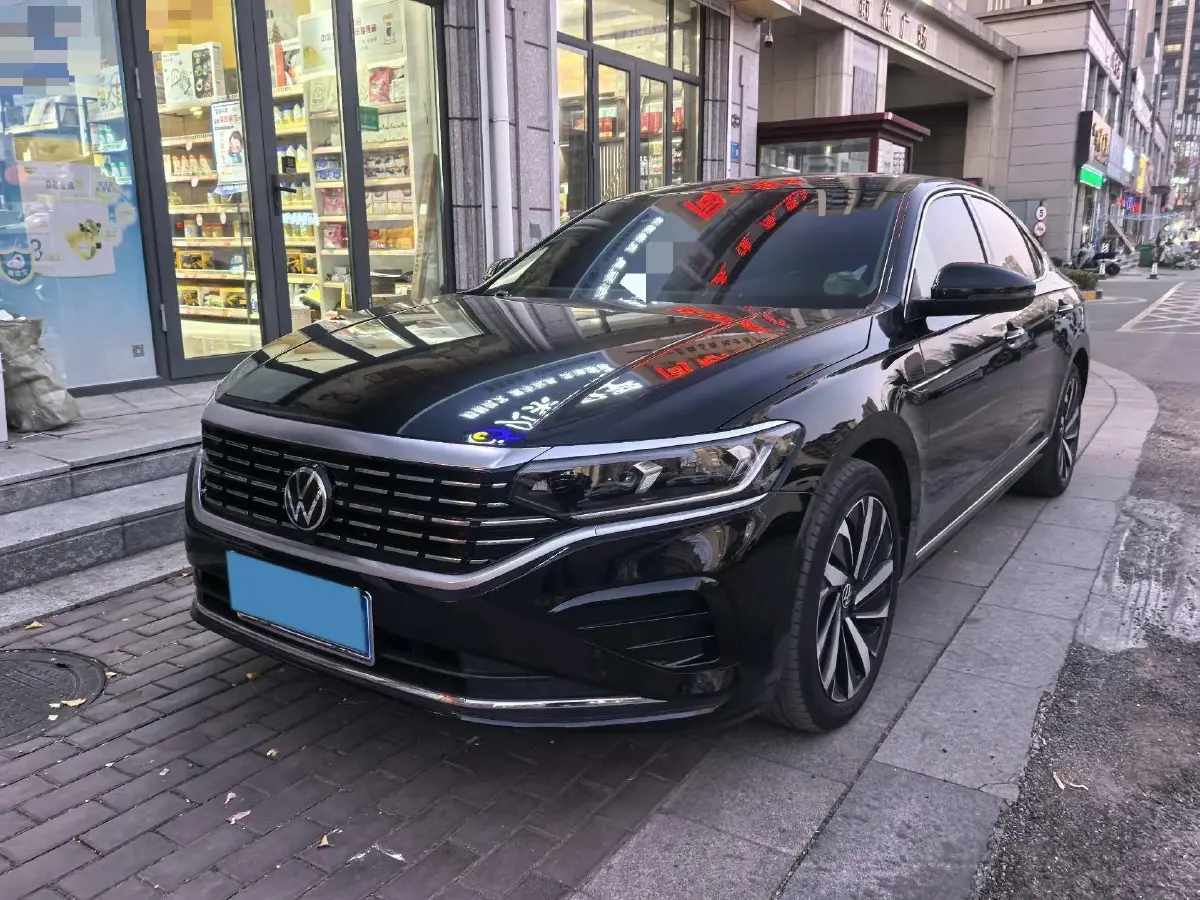 2022 Volkswagen Passat 2.0T 186HP L4 7DCT