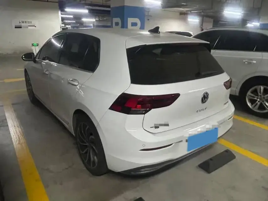 2024 VOLKSWAGEN GOLF thumbnail 3