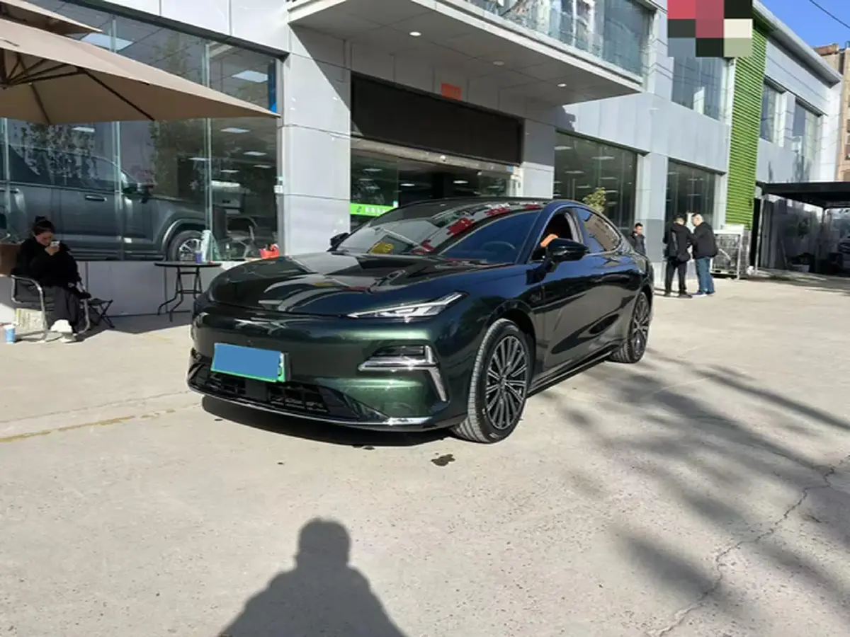 2025 Geely Galaxy Starshine 8 1.5L 112HP L4 1DHT PHEV