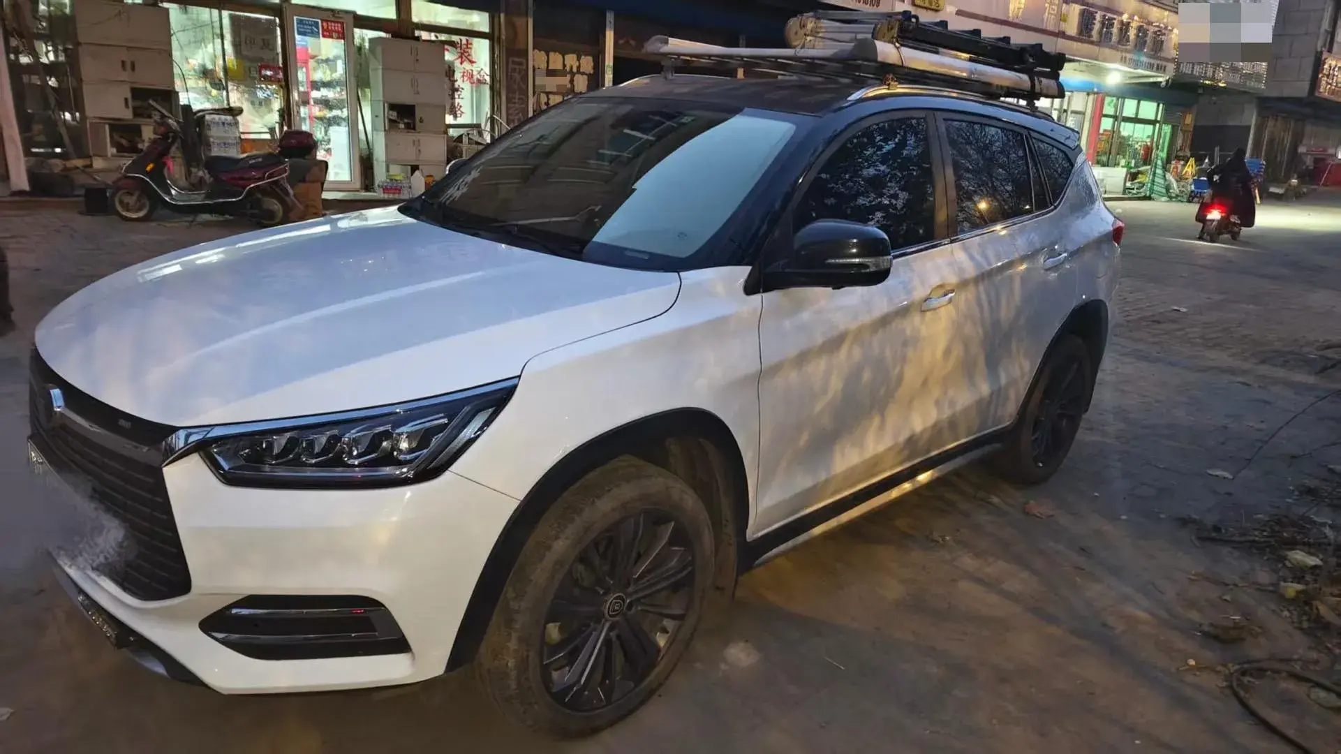 2019 BYD SONG view 1