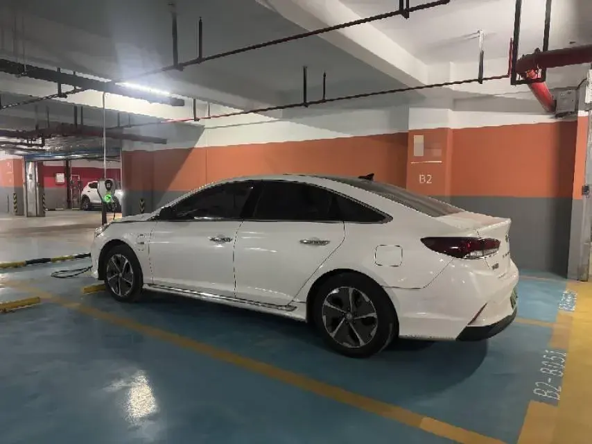 2018 HYUNDAI SONATA thumbnail 3