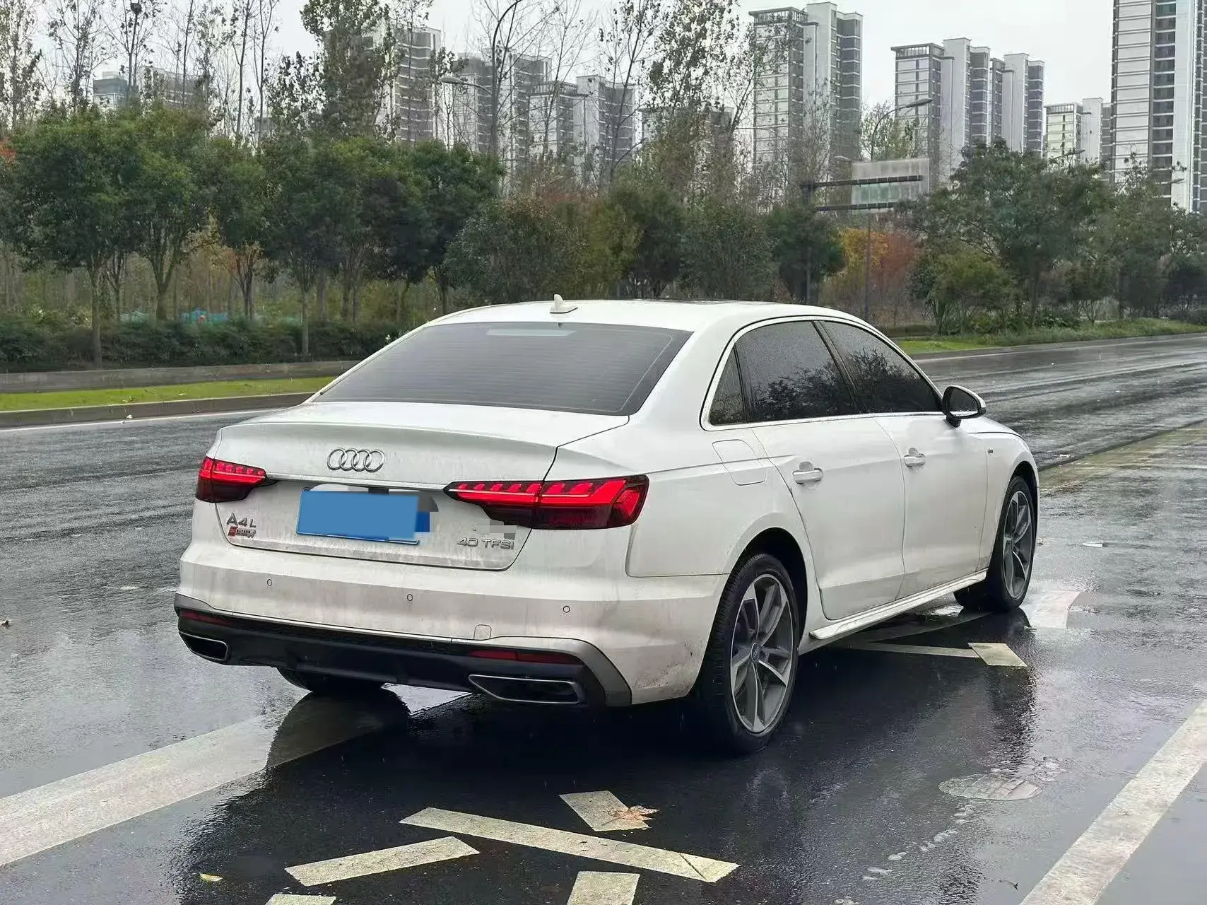 2022 AUDI A4L thumbnail 4