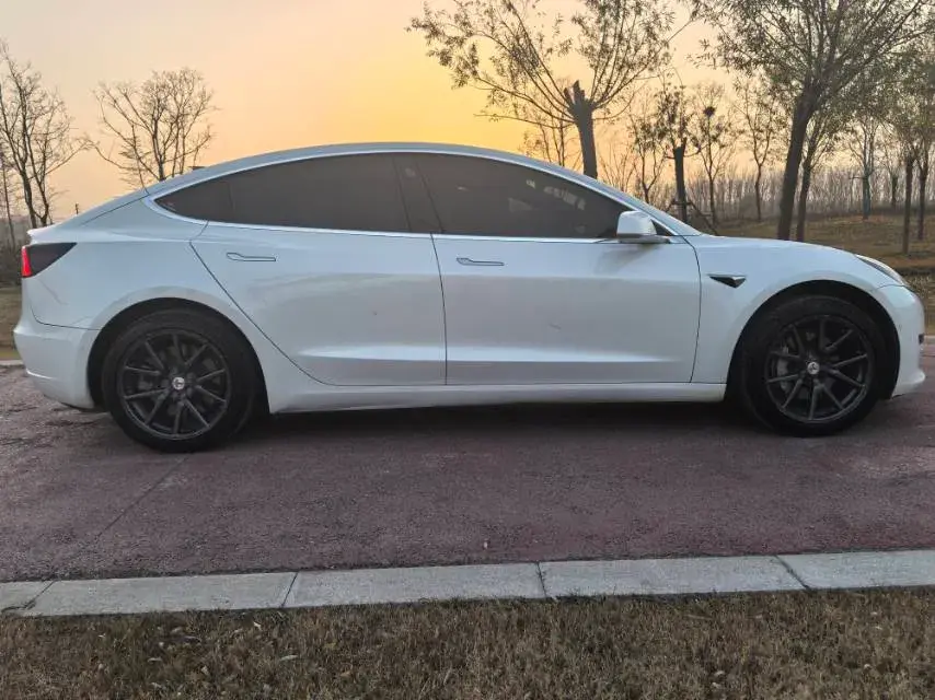 2019 TESLA MODEL thumbnail 3