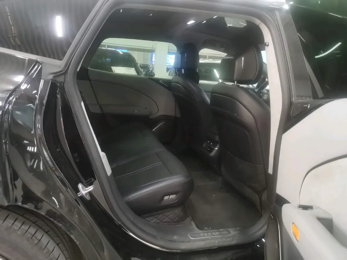 2025 LYNK&CO Z10 BEV 95KWH,autocango,china used car exporter,china ev exporter,chinese used car exporter,chinese used ev exporter