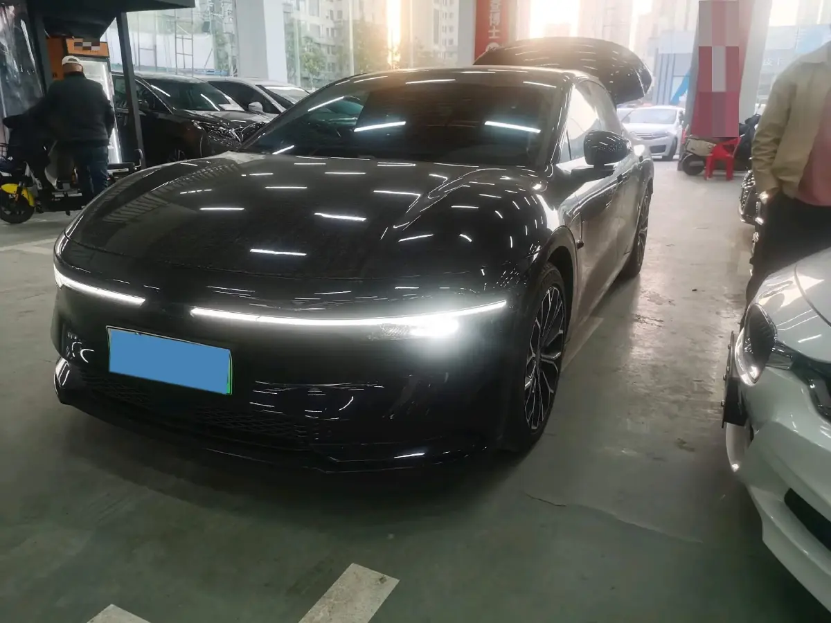 2025 LYNK&CO Z10 BEV 95KWH