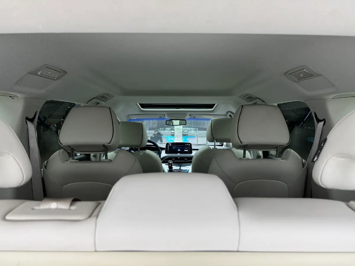 2022 Buick GL8 2.0T 237HP L4 9AT,autocango,china used car exporter,china ev exporter,chinese used car exporter,chinese used ev exporter