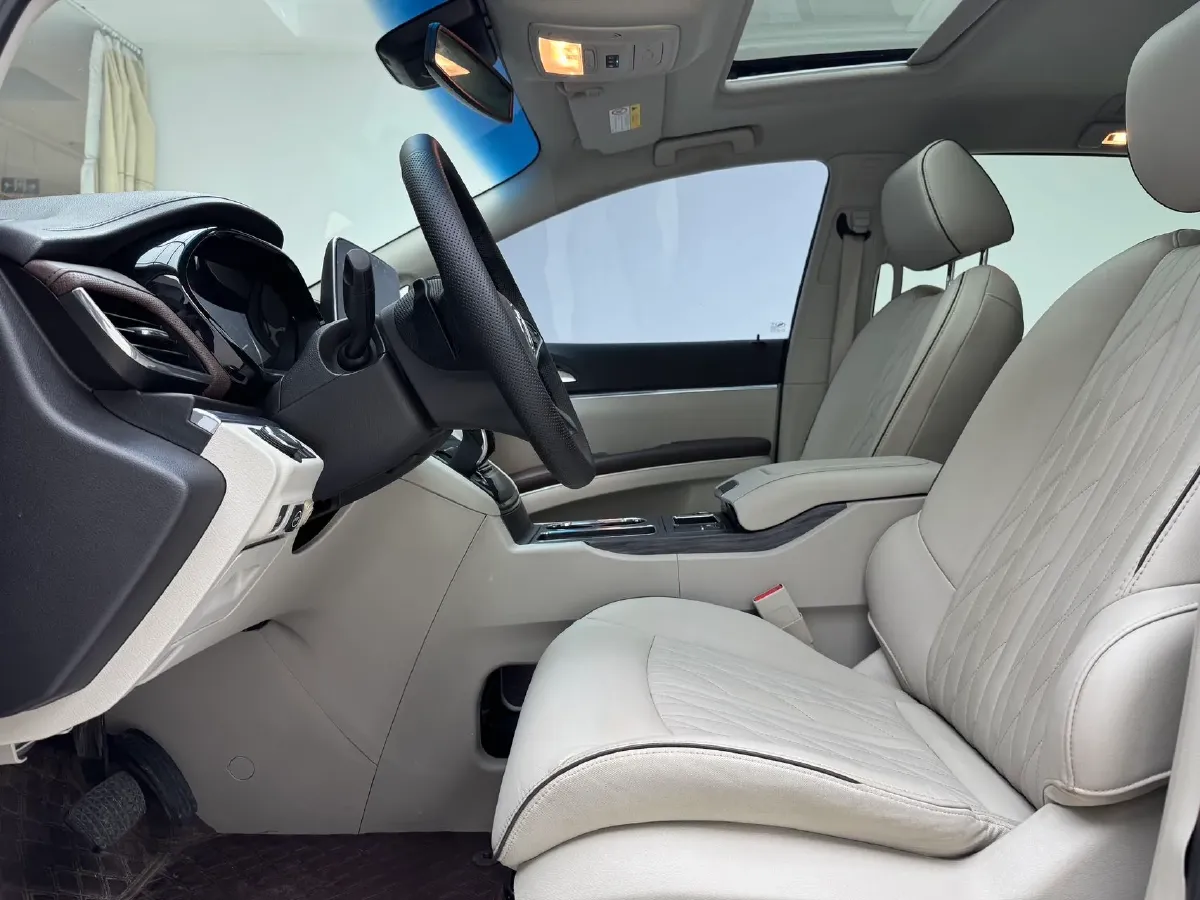 2022 Buick GL8 2.0T 237HP L4 9AT,autocango,china used car exporter,china ev exporter,chinese used car exporter,chinese used ev exporter