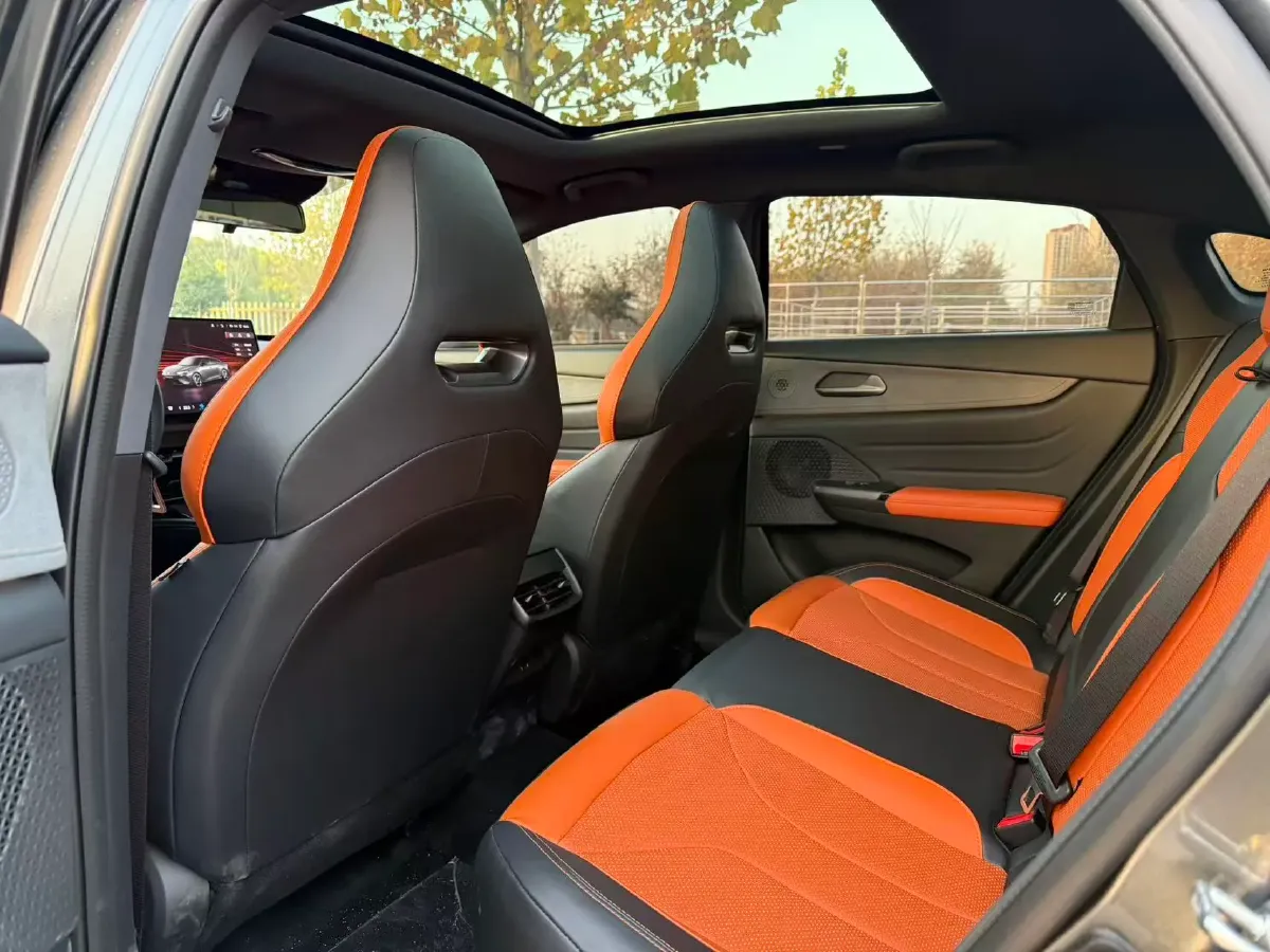 2025 ChangAn UNI-V 2.0T 245HP L4 8AT,autocango,china used car exporter,china ev exporter,chinese used car exporter,chinese used ev exporter