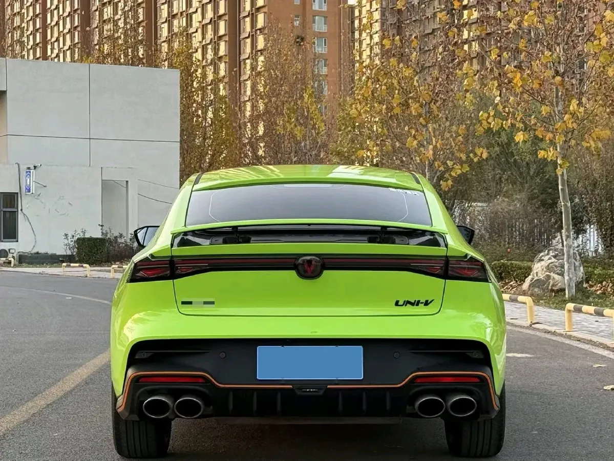 2025 ChangAn UNI-V 2.0T 245HP L4 8AT,autocango,china used car exporter,china ev exporter,chinese used car exporter,chinese used ev exporter