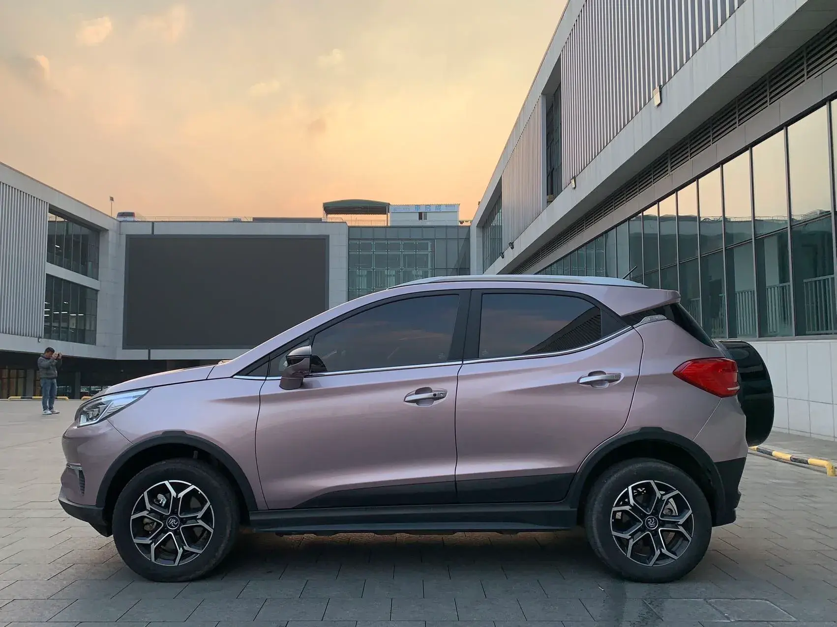 2023 BYD YUAN thumbnail 4