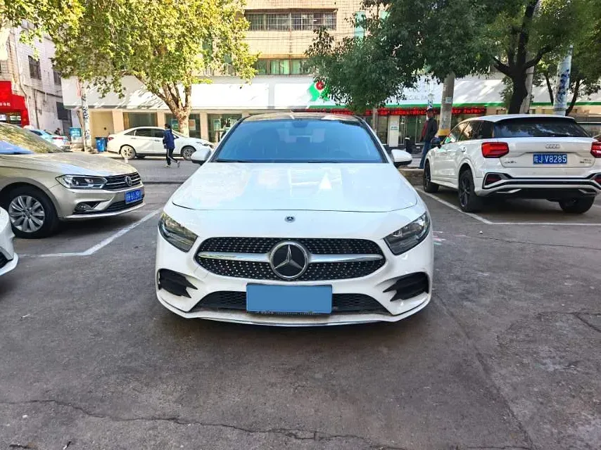 2021 Mercedes-Benz A Class 1.3T 136HP L4 7DCT,autocango,china used car exporter,china ev exporter,chinese used car exporter,chinese used ev exporter