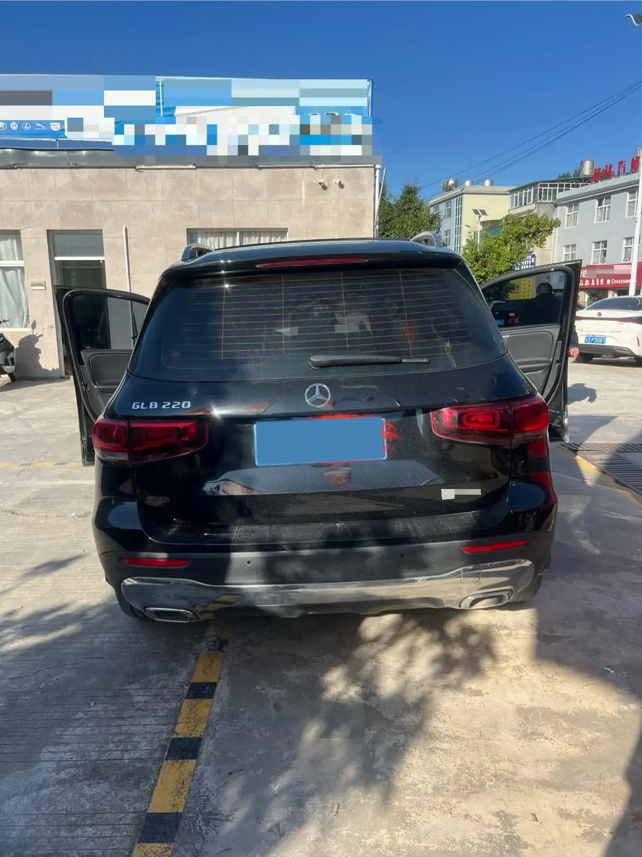 2023 MERCEDES-BENZ GLB thumbnail 3