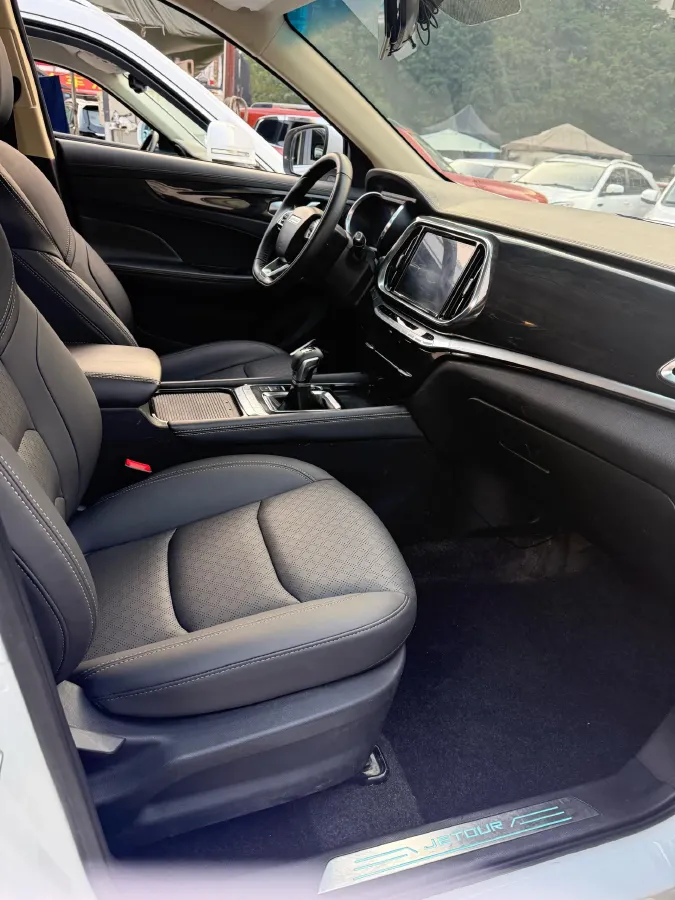 2019 Jetour X90 1.5T 147HP L4 6MT,autocango,china used car exporter,china ev exporter,chinese used car exporter,chinese used ev exporter