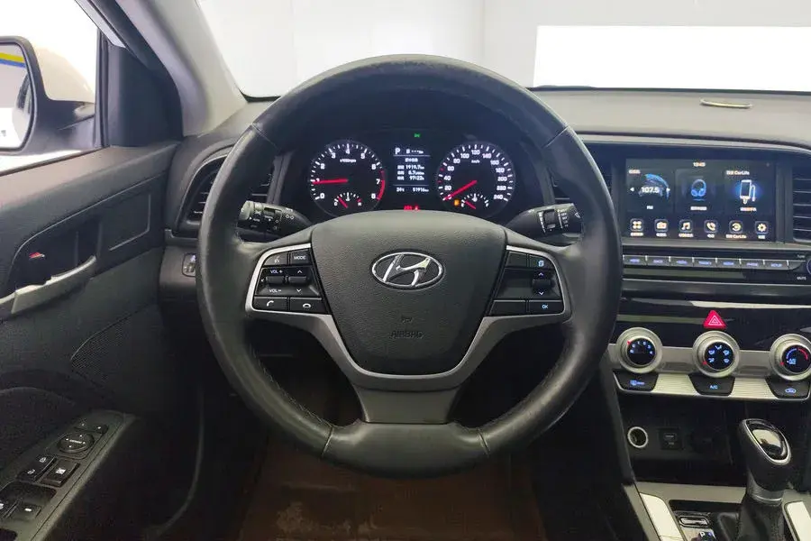 2020 HYUNDAI ELANTRA thumbnail 3