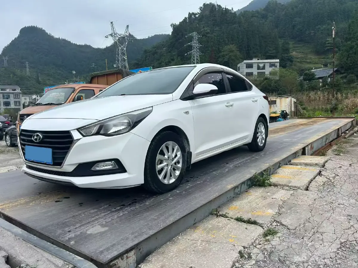 2016 Hyundai Verna 1.4L 100HP L4 6MT
