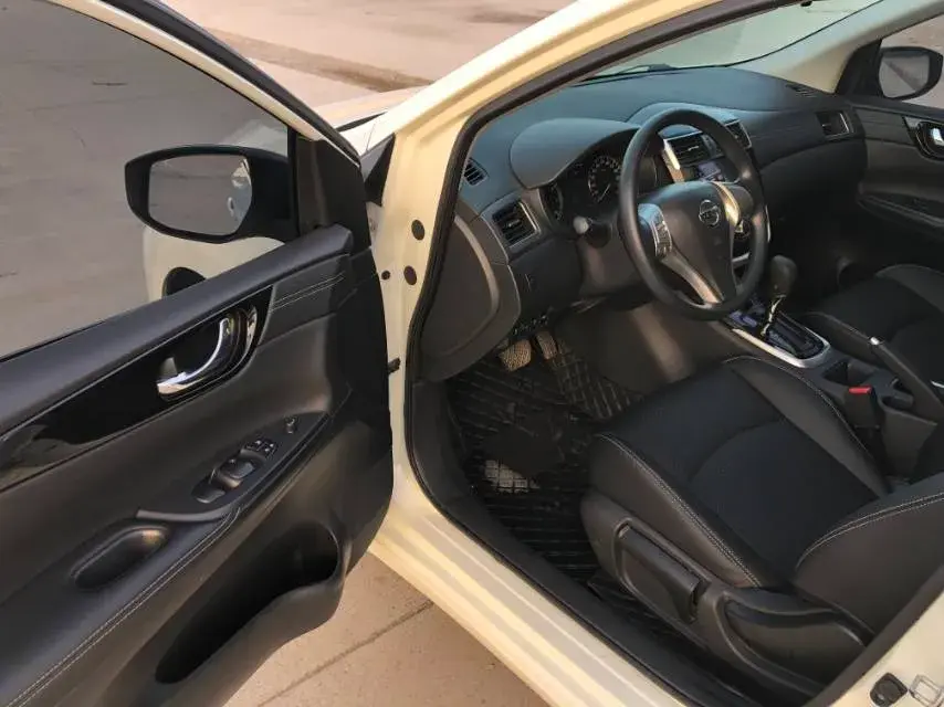 2021 NISSAN TIIDA thumbnail 4