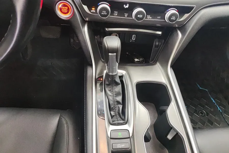 2022 Honda Accord 1.5T 194HP L4 CVT,autocango,china used car exporter,china ev exporter,chinese used car exporter,chinese used ev exporter