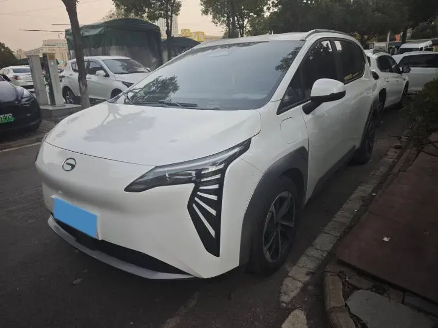 2025 Aion Y BEV 58.9KWH