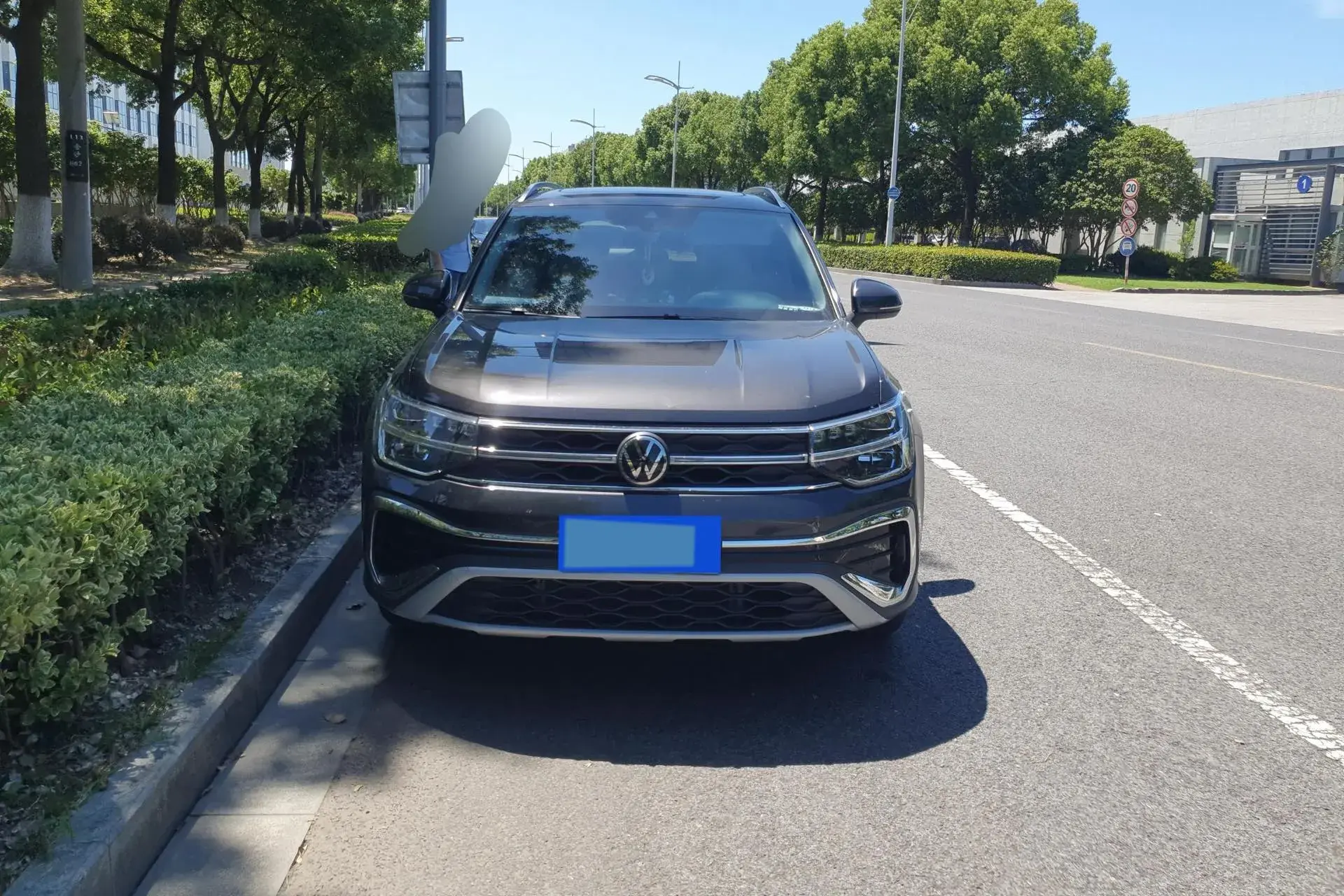 2023 VOLKSWAGEN THARU thumbnail 2