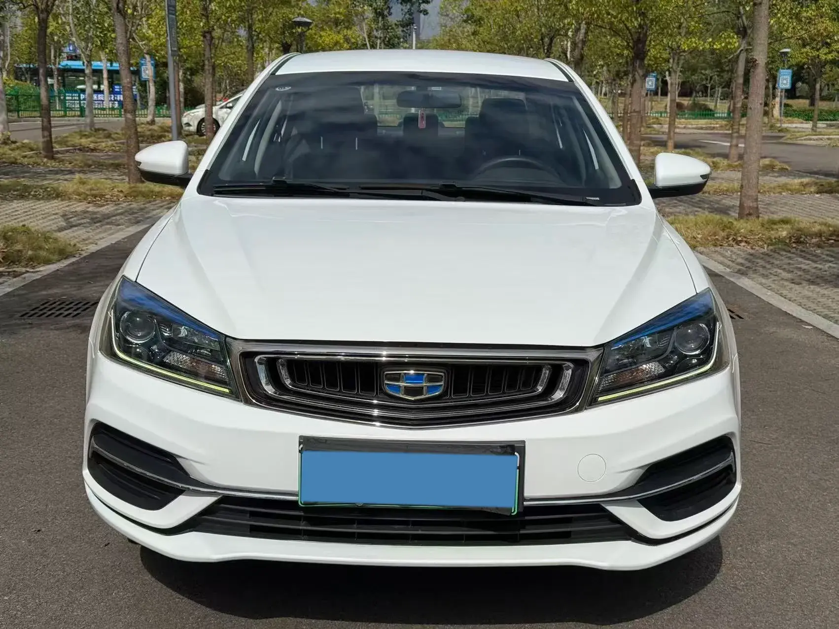 2017 GEELY EMGRAND thumbnail 2
