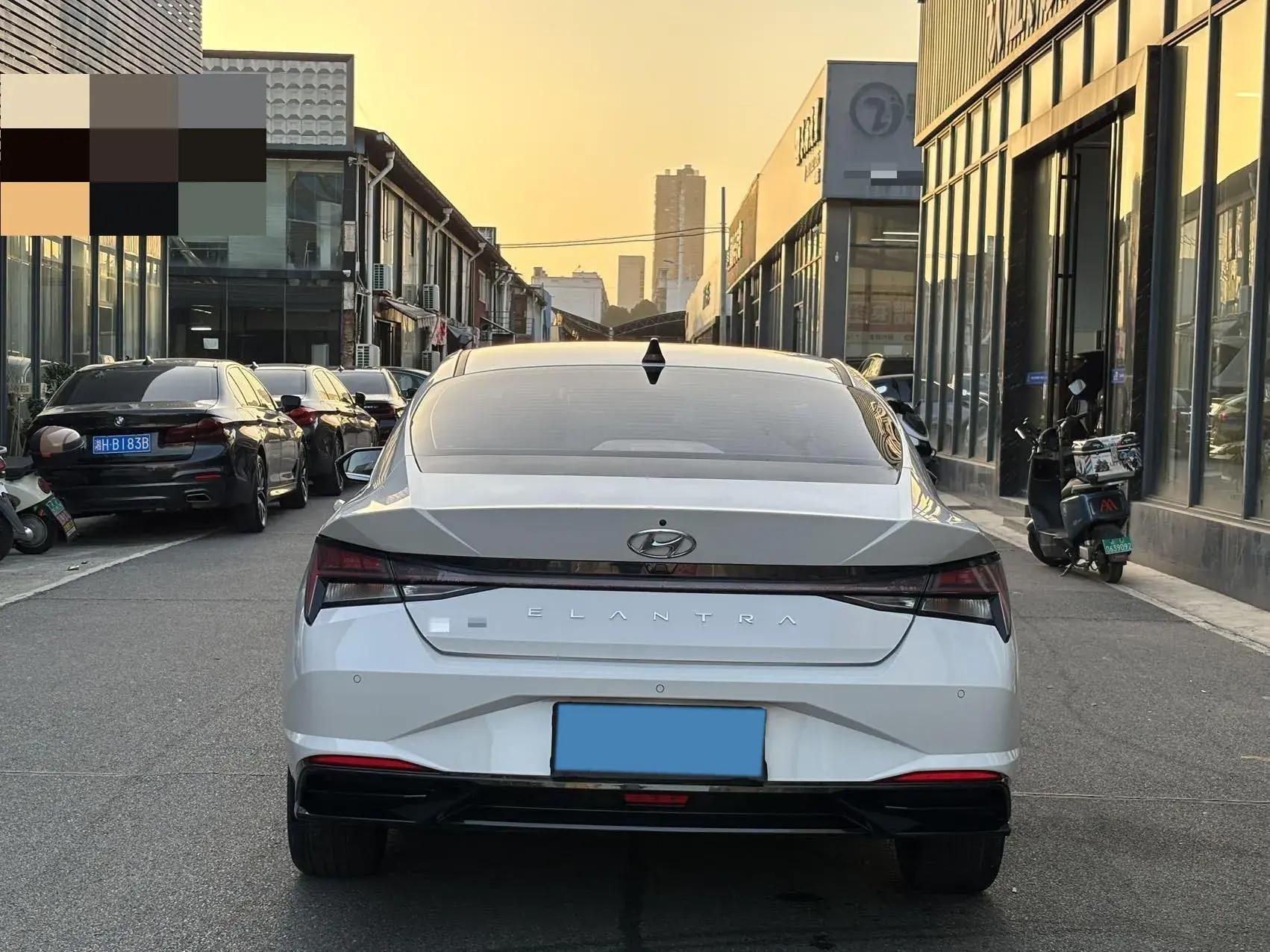 2022 HYUNDAI ELANTRA thumbnail 4