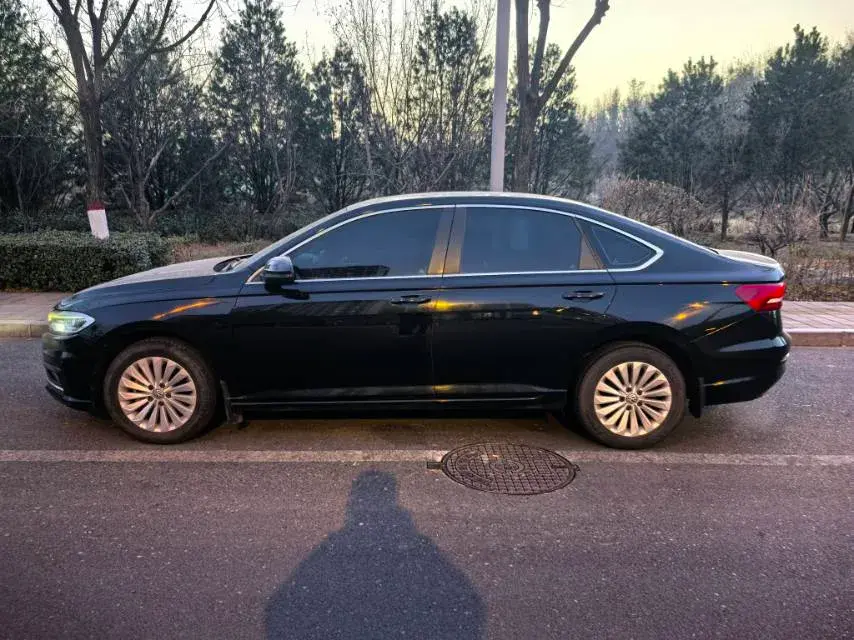 2019 VOLKSWAGEN LAVIDA thumbnail 2