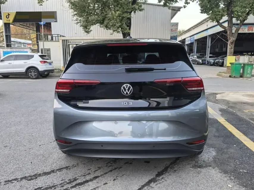 2024 VOLKSWAGEN ID.3 thumbnail 4