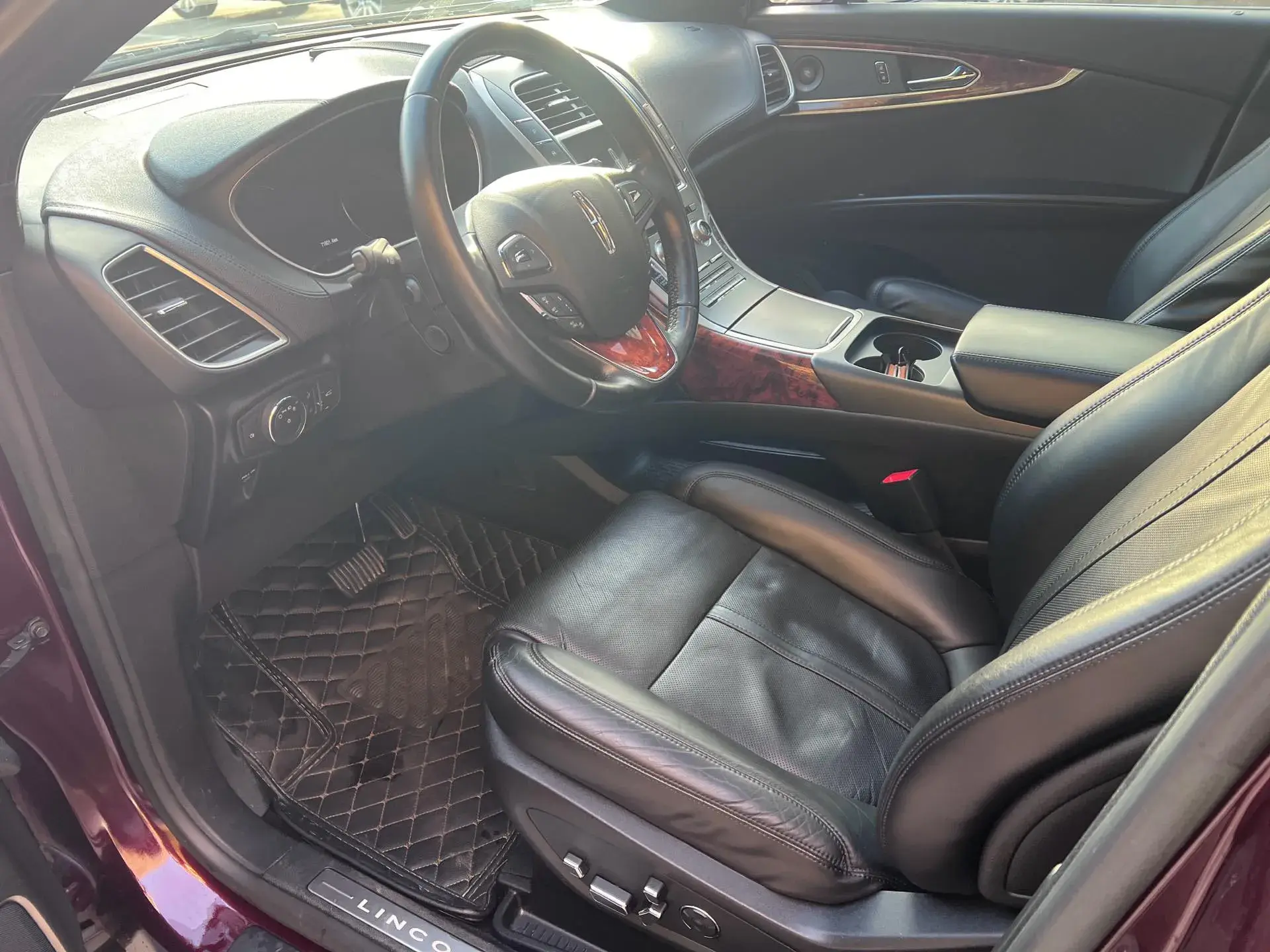 2017 LINCOLN MKX thumbnail 4