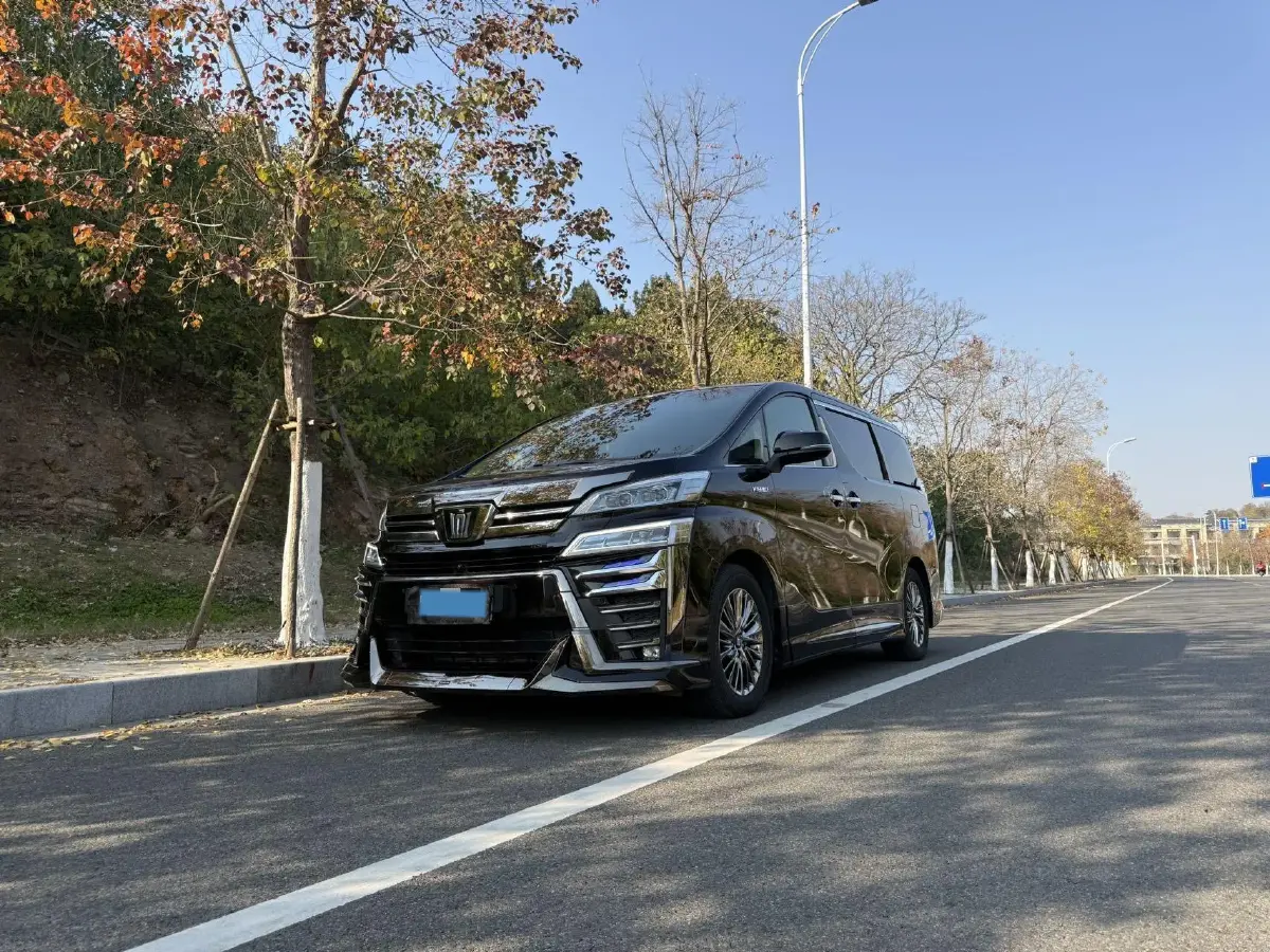 2020 Toyota Vellfire 2.5L 117HP L4 E-CVT Hybrid