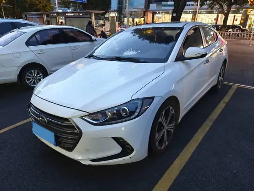 2018 HYUNDAI ELANTRA view 1