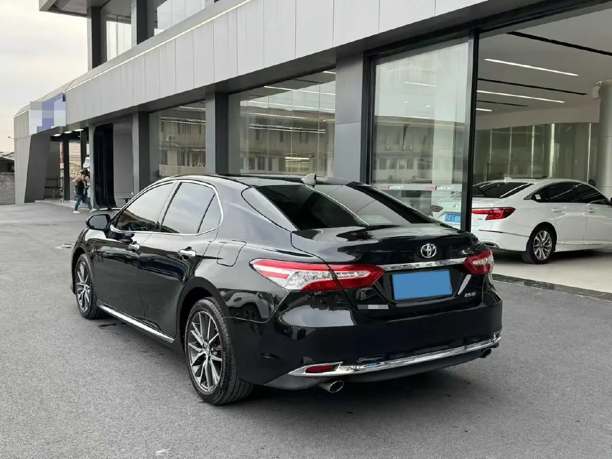 2023 Toyota Camry 2.5L 207HP L4 8AT,autocango,china used car exporter,china ev exporter,chinese used car exporter,chinese used ev exporter