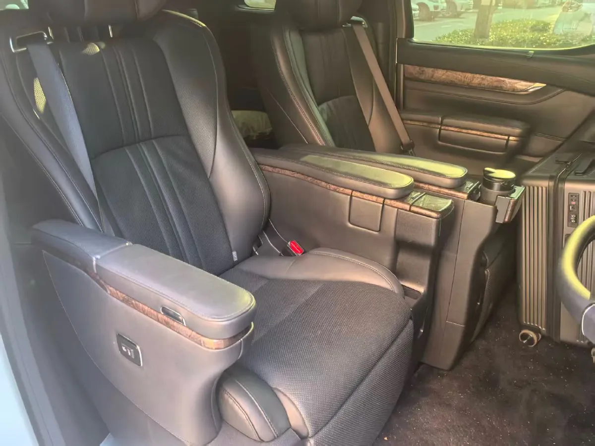 2023 Toyota Vellfire 2.5L 117HP L4 E-CVT Hybrid,autocango,china used car exporter,china ev exporter,chinese used car exporter,chinese used ev exporter