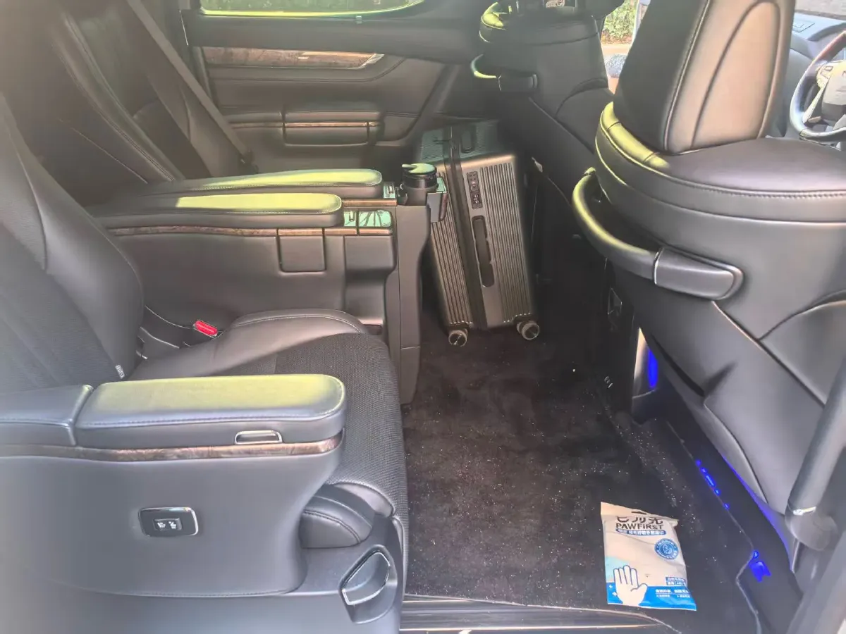 2023 Toyota Vellfire 2.5L 117HP L4 E-CVT Hybrid,autocango,china used car exporter,china ev exporter,chinese used car exporter,chinese used ev exporter