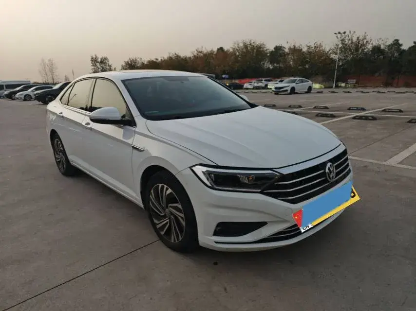 2021 VOLKSWAGEN SAGITAR thumbnail 3