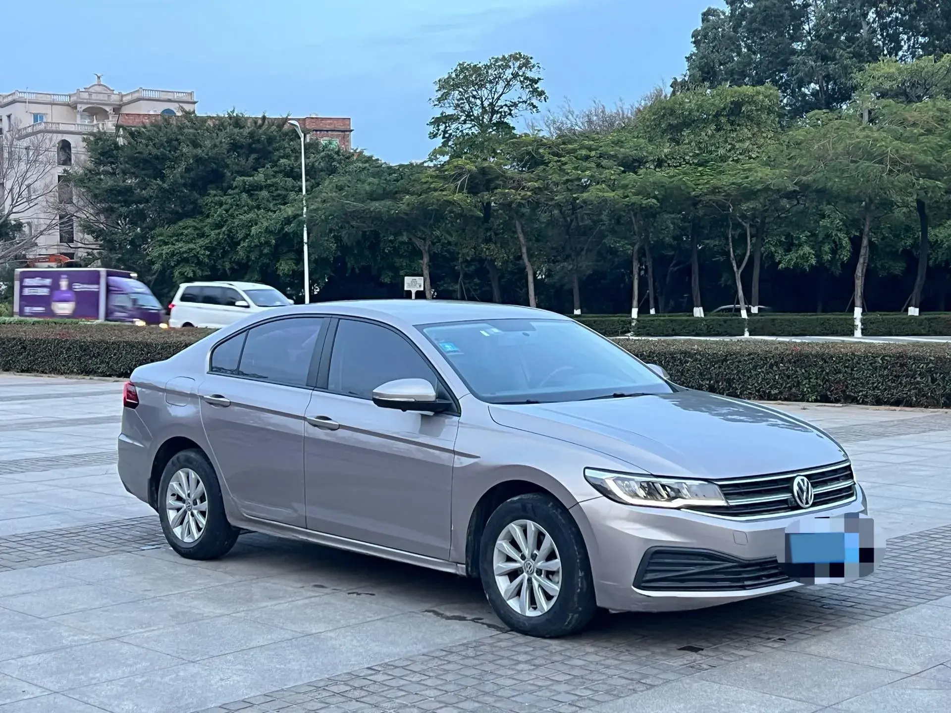 2019 VOLKSWAGEN BORA thumbnail 3