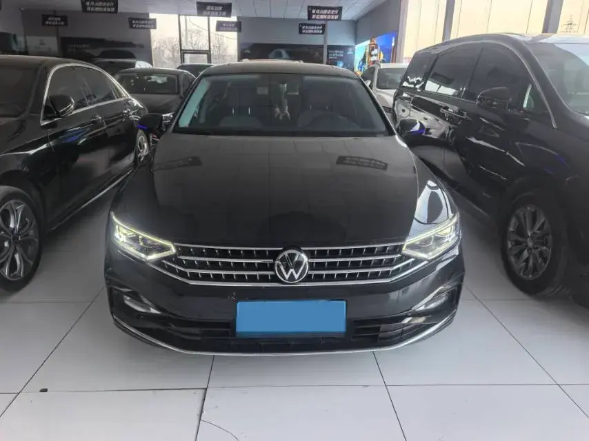 2023 VOLKSWAGEN MAGOTAN thumbnail 2