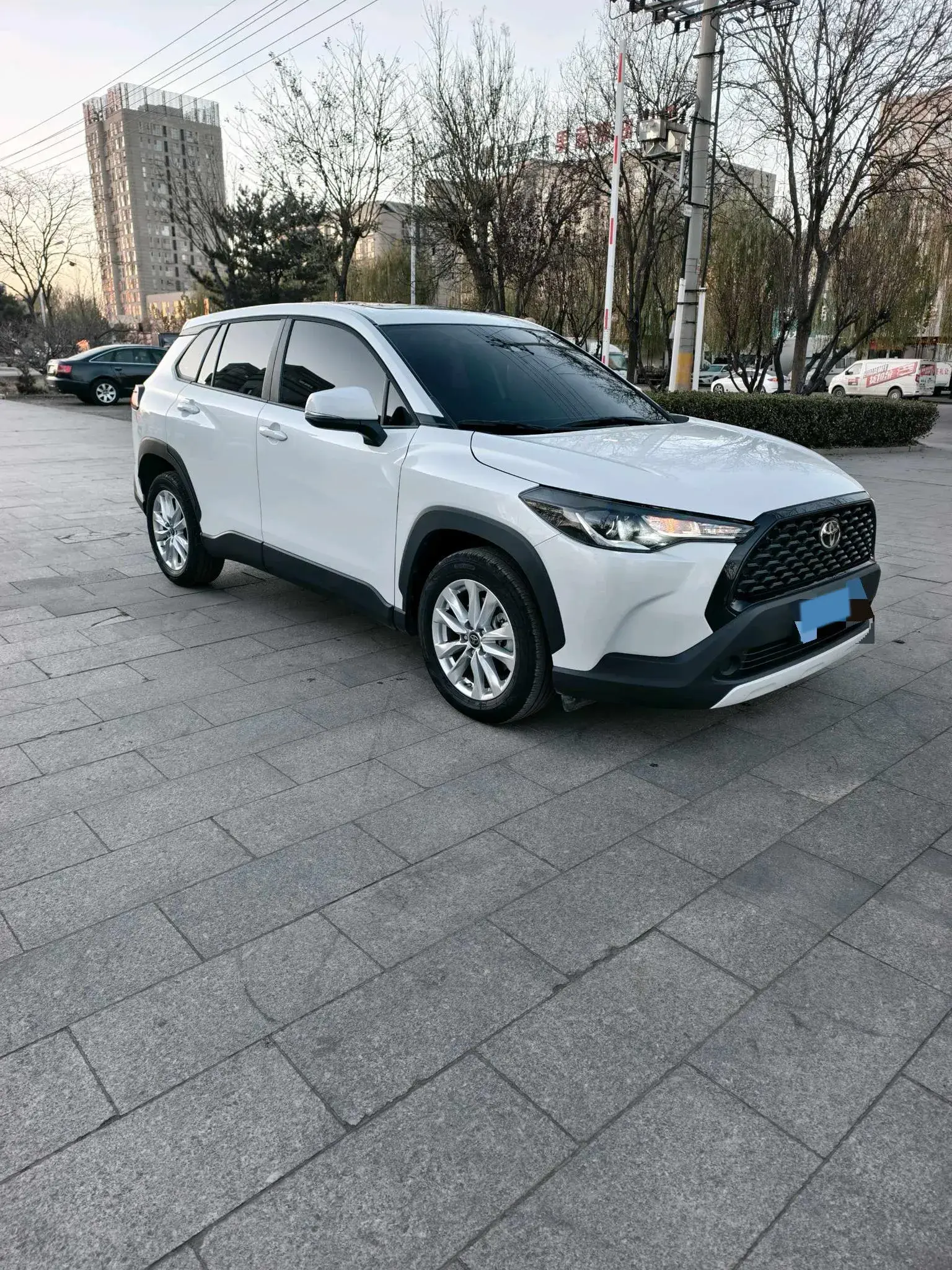 2023 TOYOTA COROLLA thumbnail 3