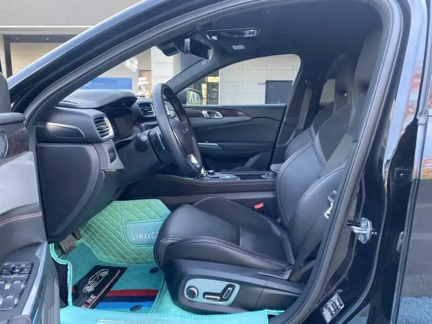 2020 LYNK&CO 03 thumbnail 4