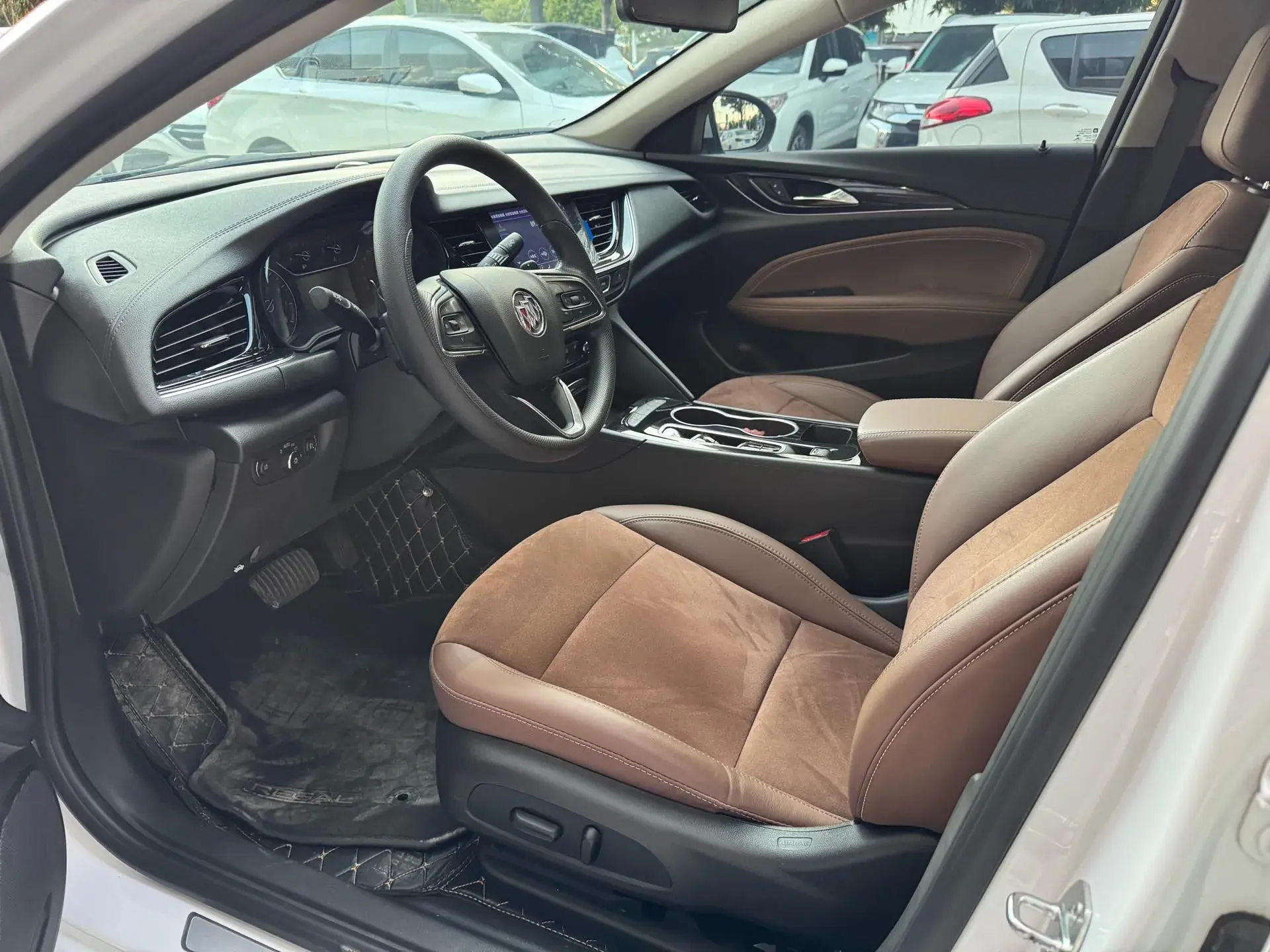 2022 BUICK REGAL thumbnail 4