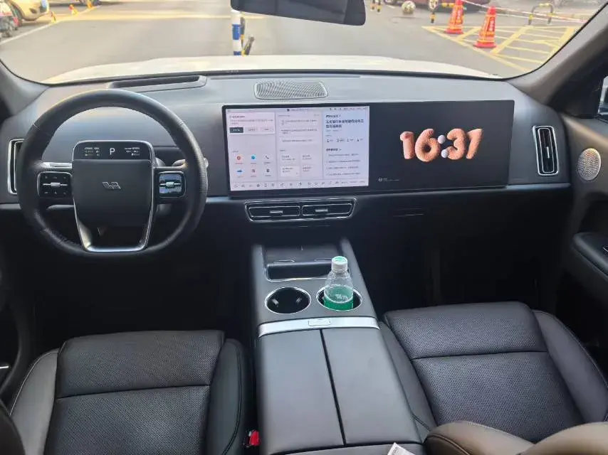 2023 LI L8 thumbnail 3