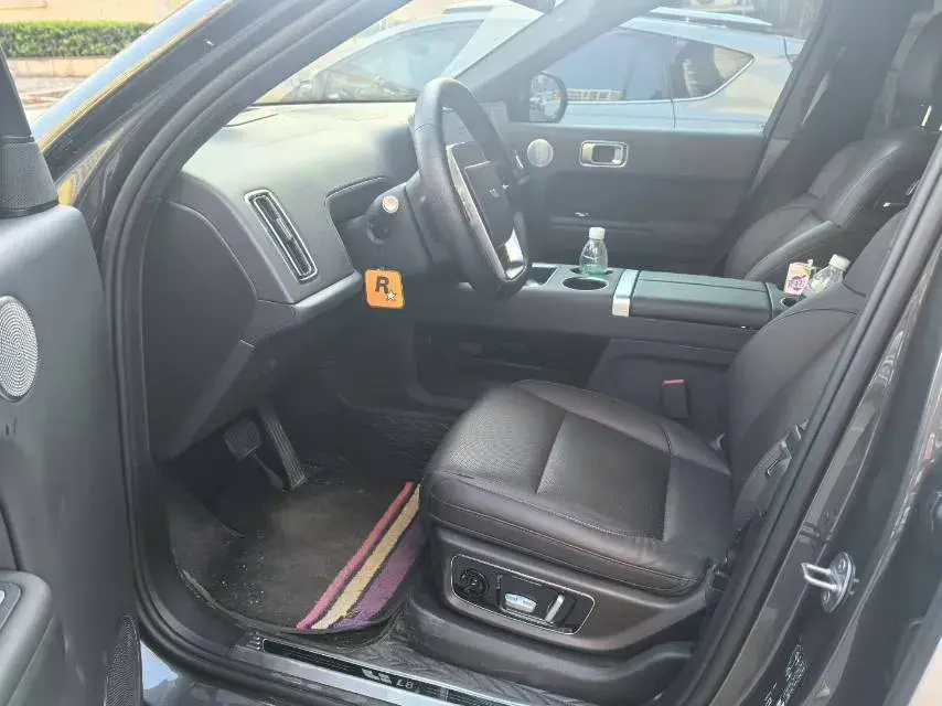 2023 LI L8 thumbnail 4