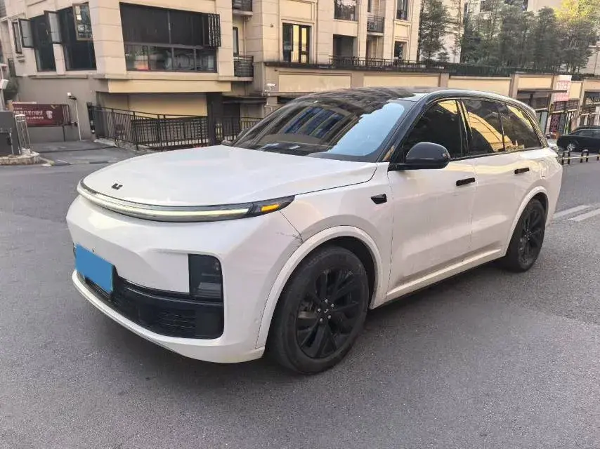 2023 LI L8 view 1